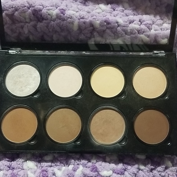 NYX Highlight & Contour Pro Palette - Picture 2 of 4